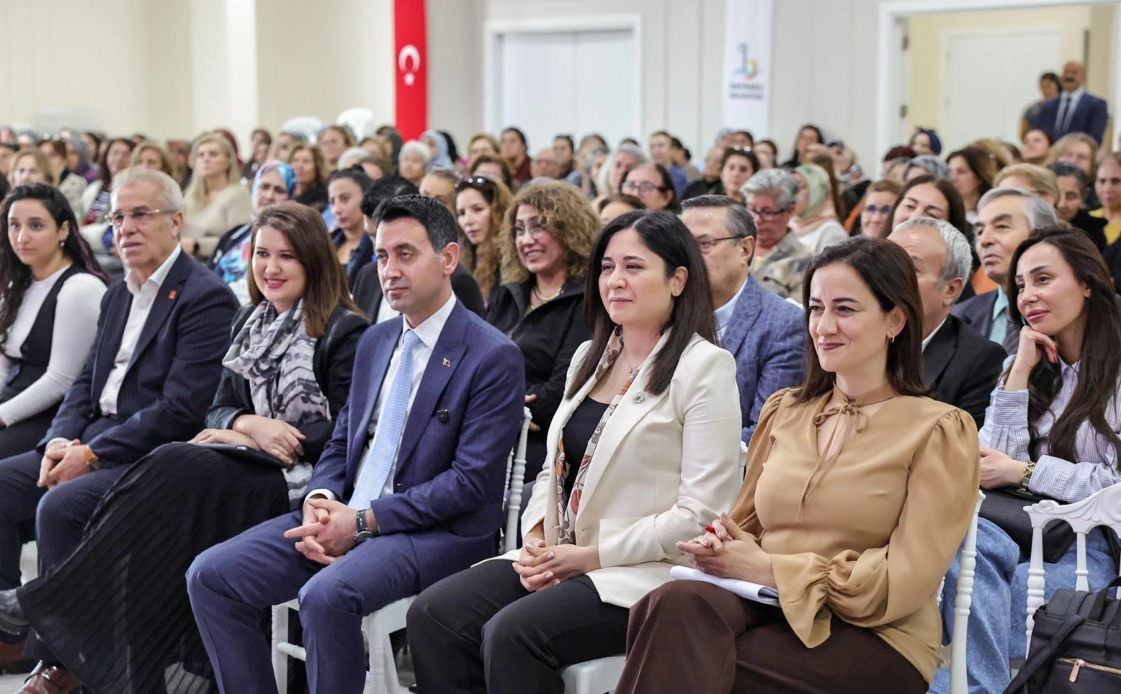 BayraklÄ± Belediyesi 8 Mart Paneli (7)-1773060419600.webp